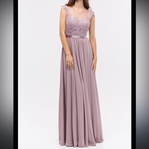 May Queen NWT Elegant Lavender Lace Evening Gown size 6